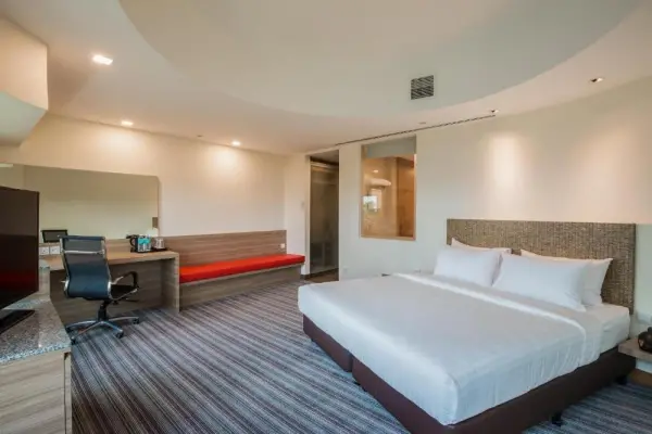Village Hotel Changi by Far East Hospitality 8